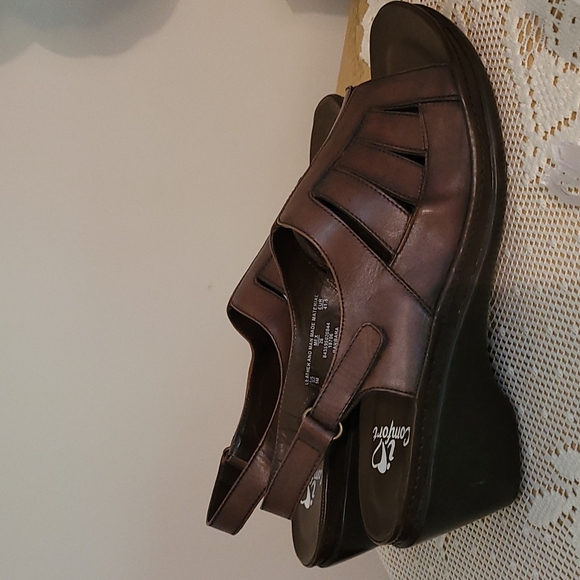 NIB I Love Comfort sandals - Picture 2 of 7